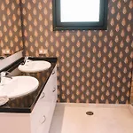 Villa Privada De Lujo Con Piscina, Wabi Sabi