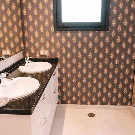 Villa Privada De Lujo Con Piscina, Wabi Sabi